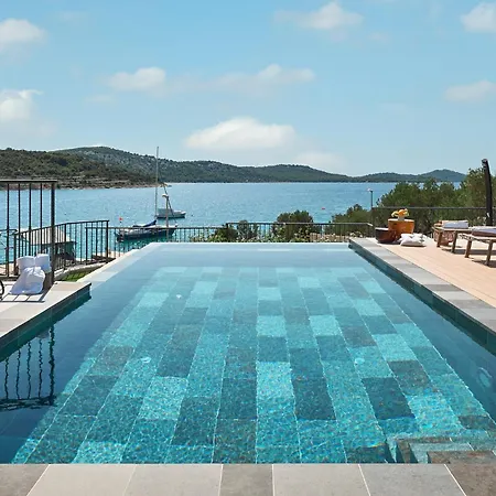 Villa Luxury Seafront With Private Pool Kaprije