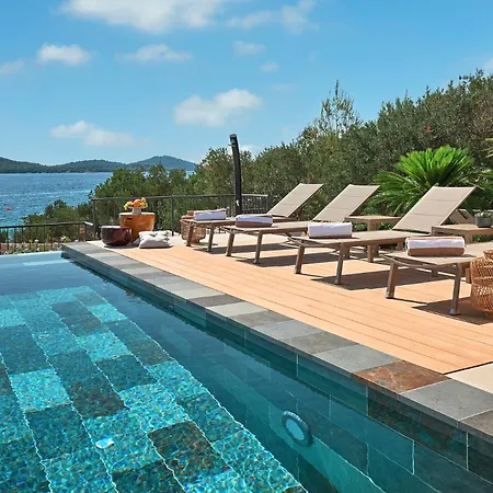 Luxury Seafront With Private Pool Kaprije