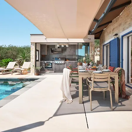 Luxury Seafront With Private Pool Kaprije