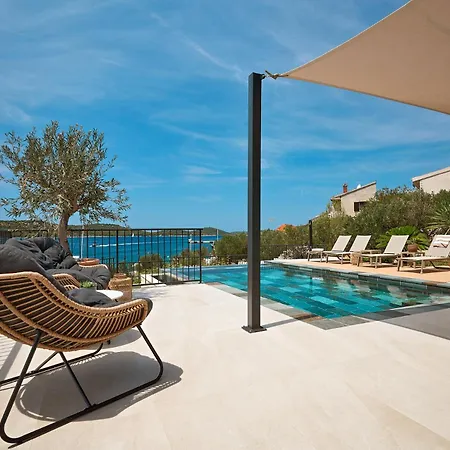 Luxury Seafront With Private Pool Kaprije