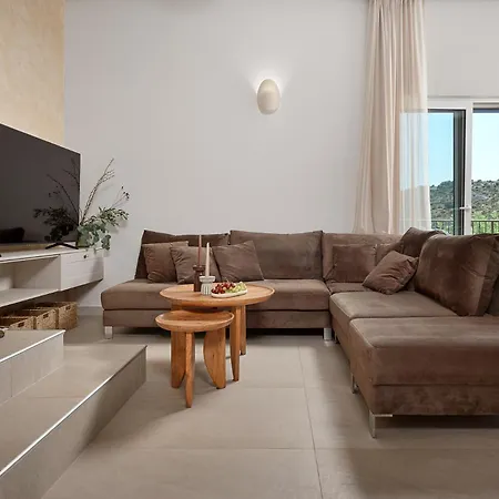 Luxury Seafront With Private Pool Villa *