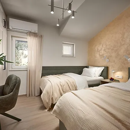 Luxury Seafront With Private Pool Kaprije