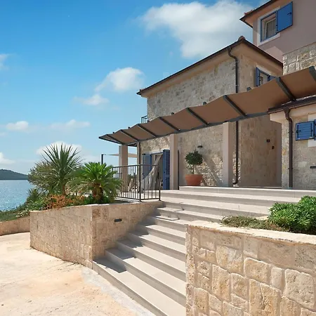 Luxury Seafront With Private Pool Villa Kaprije