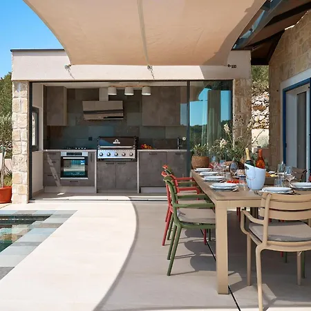 Luxury Seafront With Private Pool Villa Kaprije