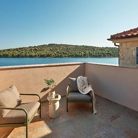Villa Luxury Seafront With Private Pool Kaprije
