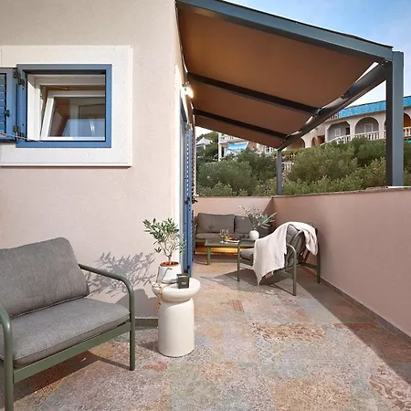 Luxury Seafront With Private Pool Villa Kaprije
