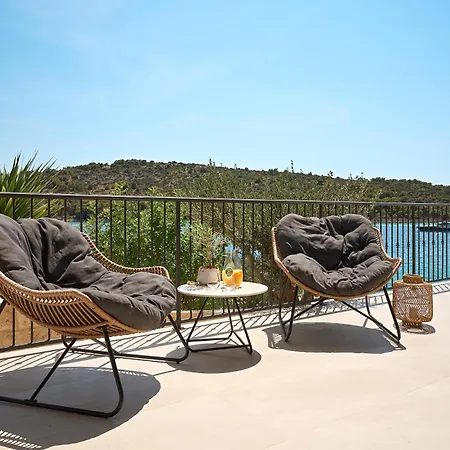 Villa Luxury Seafront With Private Pool Kaprije