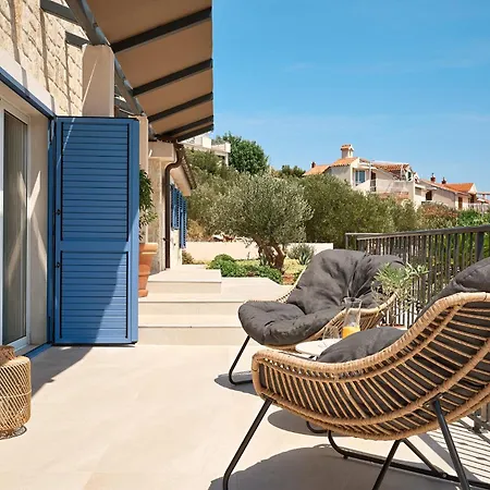 Luxury Seafront With Private Pool Villa *
