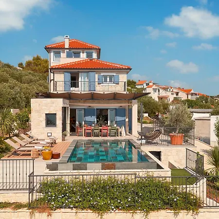 Luxury Seafront With Private Pool * Kaprije