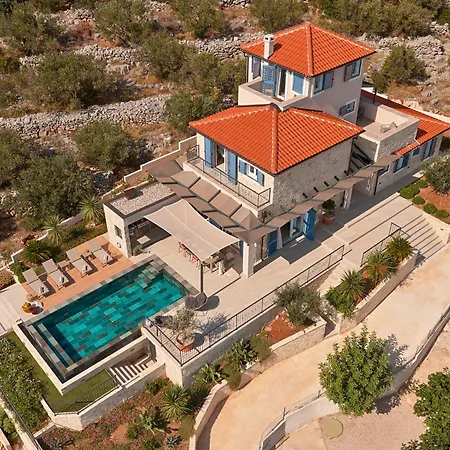 Luxury Seafront With Private Pool Villa