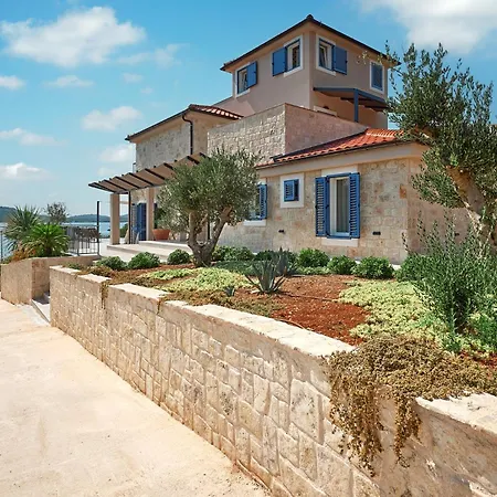 Villa Luxury Seafront With Private Pool Kaprije