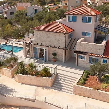 Luxury Seafront With Private Pool Villa Kaprije